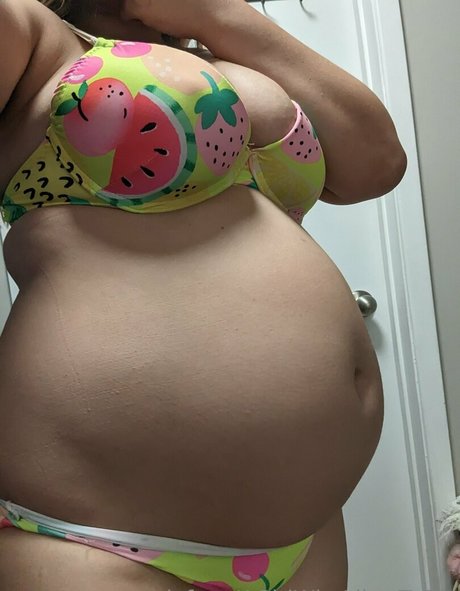 Agirlwholikestoeat