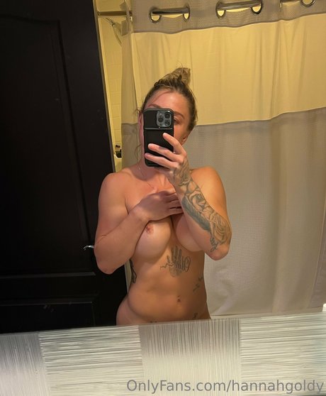 Naken lekkede OnlyFans-bilde av Hannah Goldy