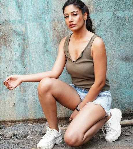 Nahá fotka uniklých OnlyFans od Surbhi Chandna