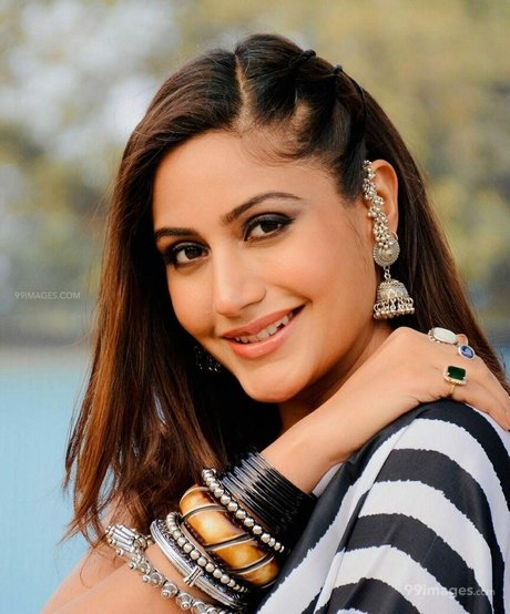 Surbhi Chandna