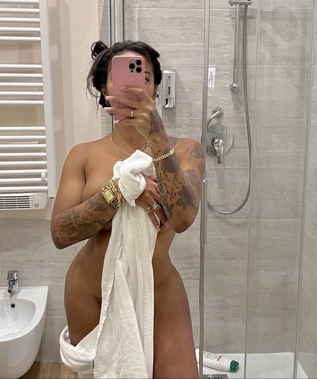 Naken läckt OnlyFans-bild av Krissttal Ruizz