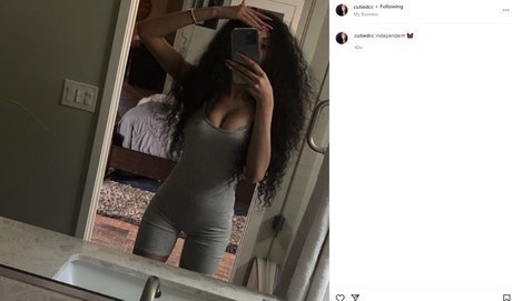 Nahá fotka uniklých OnlyFans od Wetcream