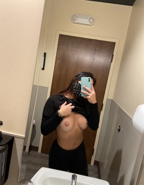 Naken läckt OnlyFans-bild av Meeshmo