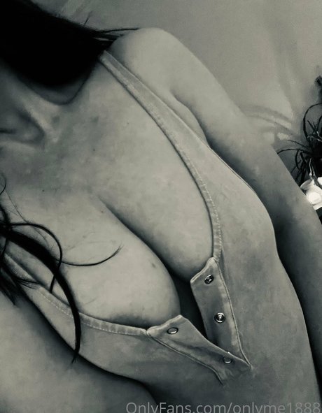 Обнаженная фотография утечки OnlyFans от Lawrah Drummond