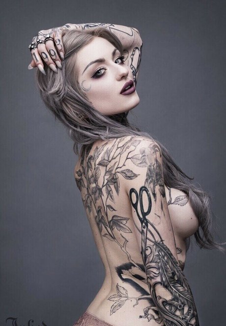 Nøgent lækket OnlyFans-billede af Tattoo Artists