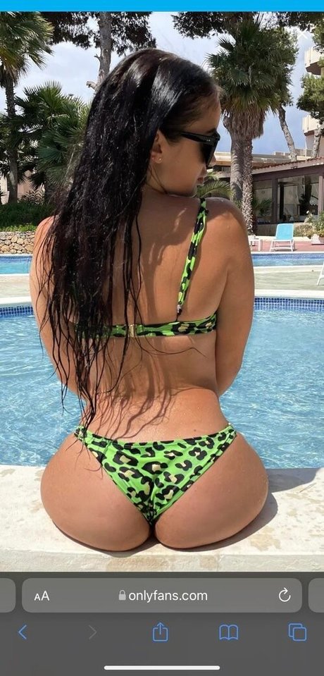 Naken lekkede OnlyFans-bilde av Ceskychica