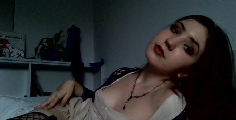 Naken lekkede OnlyFans-bilde av Uwubrat