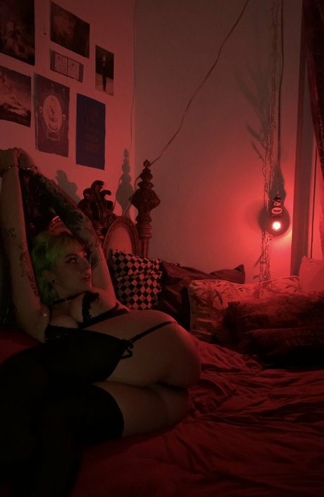 Photo nue de fuite OnlyFans de Lolla Haze
