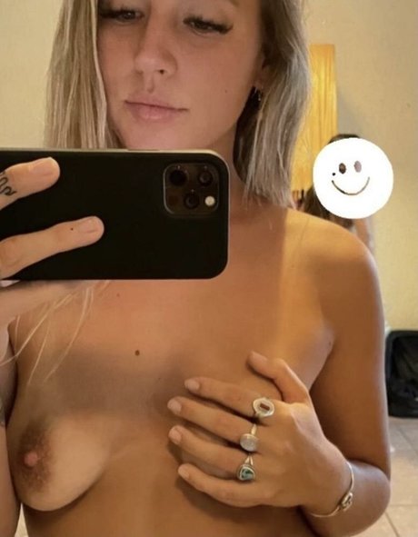 Naken lekkede OnlyFans-bilde av Amber Gain
