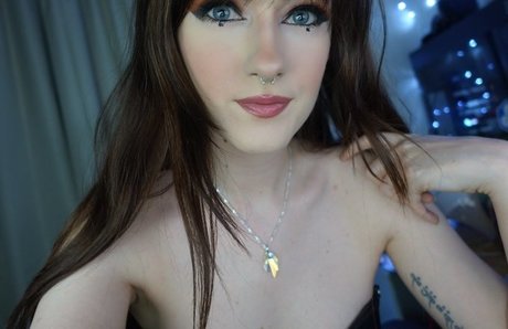 Nahá fotka uniklých OnlyFans od Ashi