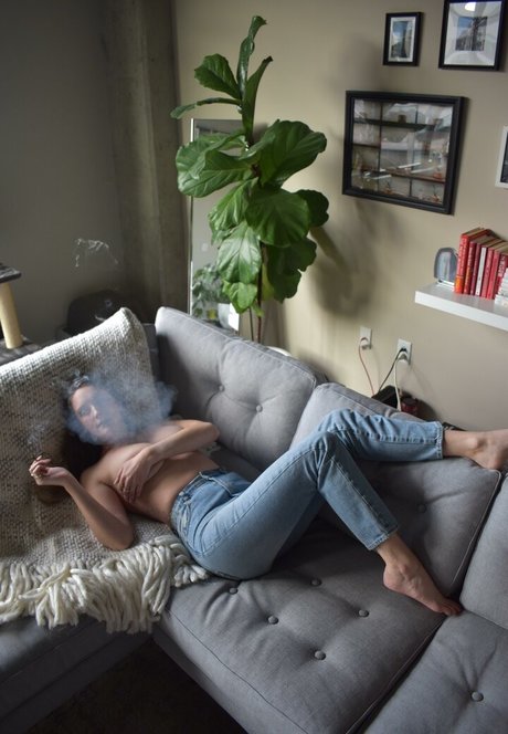 Nahá fotka uniklých OnlyFans od Oliviaantionette