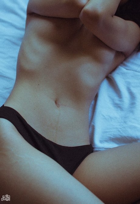 Naken lekkede OnlyFans-bilde av Aerukomiao