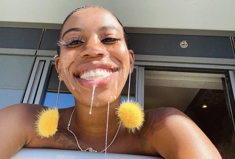 Naken lekkede OnlyFans-bilde av Darling Nicky