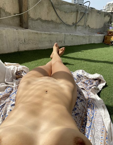Naken lekkede OnlyFans-bilde av Sheerle Dove