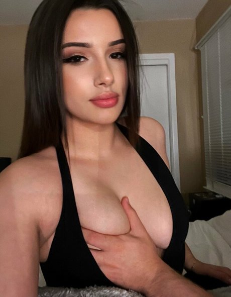 Alasti lekkinud OnlyFans-i pilt Sabiesvault