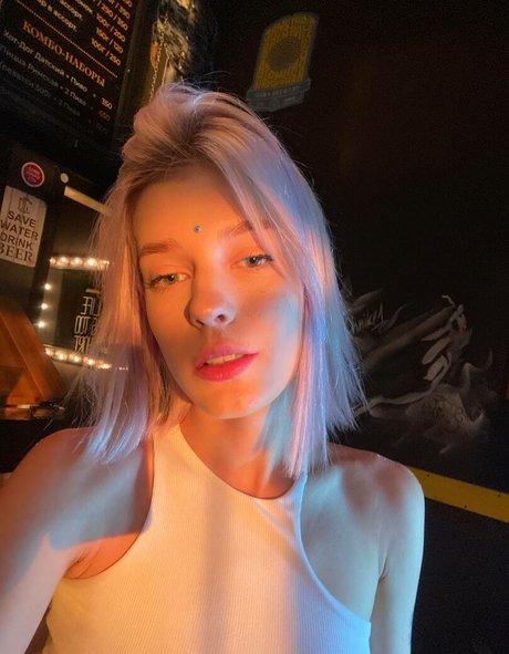 Naken lekkede OnlyFans-bilde av Angeladevil666