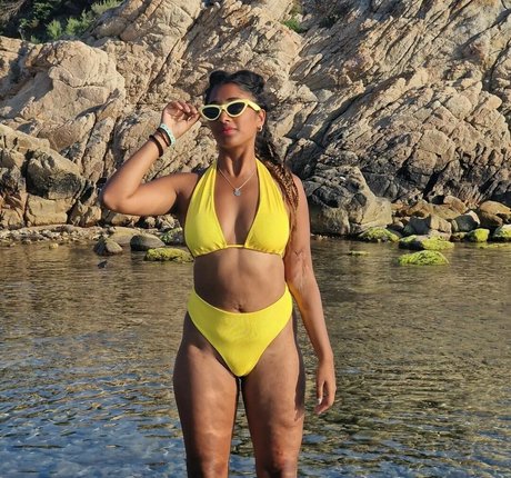 Nahá fotka uniklých OnlyFans od Dinusha
