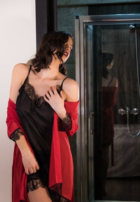 Nahá fotka uniklých OnlyFans od Alexandra Domnita