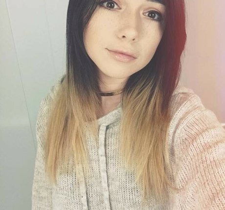 Nahá fotka uniklých OnlyFans od Shubble