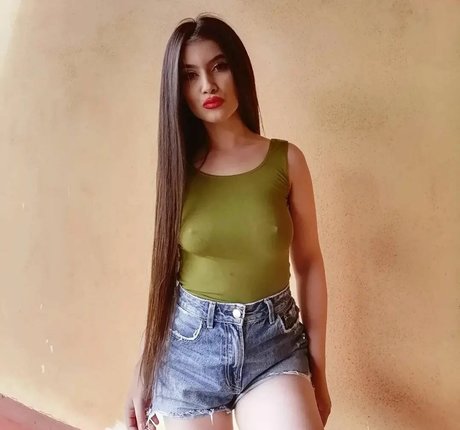 Naken lekkede OnlyFans-bilde av Coandamihaelaa