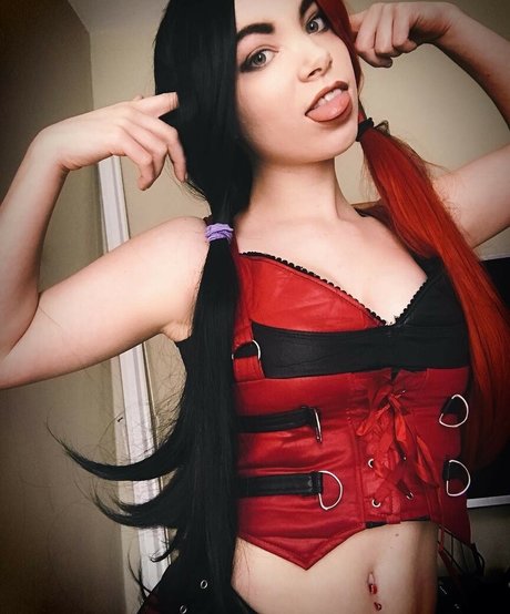 Manicpixidreamgirl