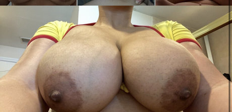 Naken lekkede OnlyFans-bilde av Kimyz