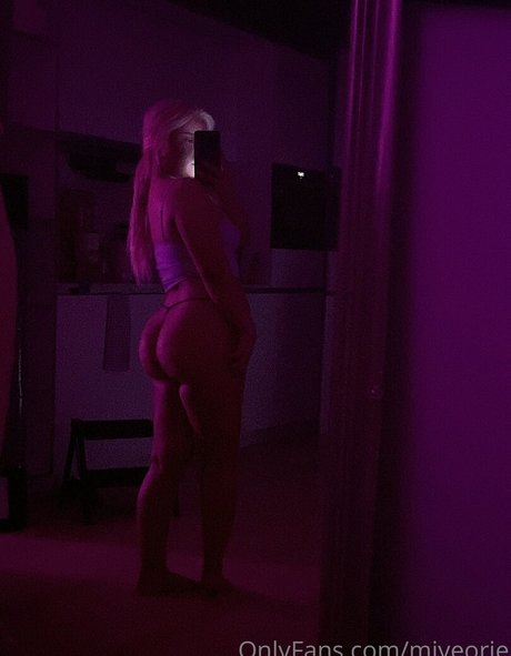 Naken lekkede OnlyFans-bilde av Miyeorie