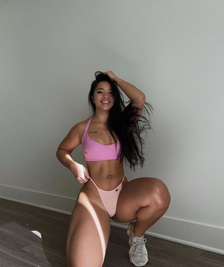 Nahá fotka uniklých OnlyFans od Cainguyeen