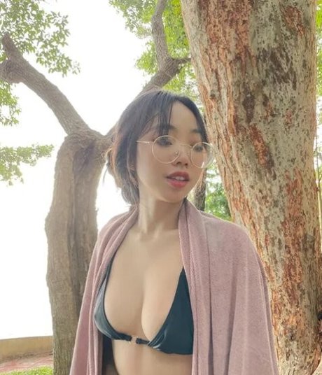 Naken lekkede OnlyFans-bilde av Goldenbee