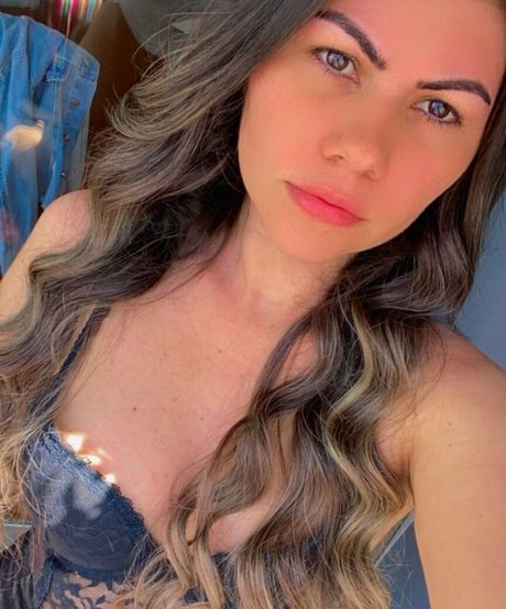 Naken läckt OnlyFans-bild av Luci Batista