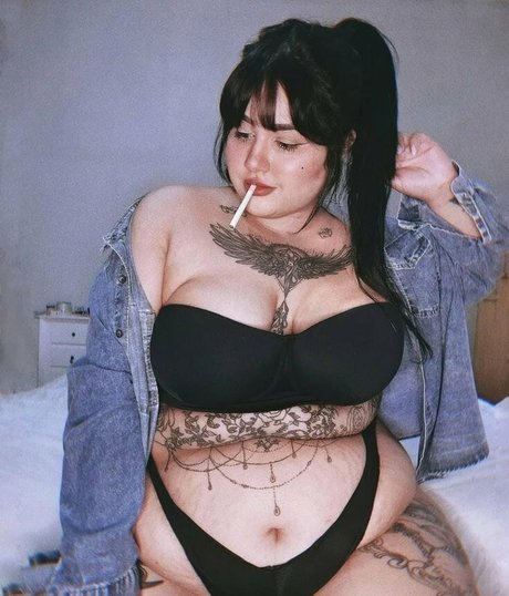 Naken lekkede OnlyFans-bilde av Suzanepb