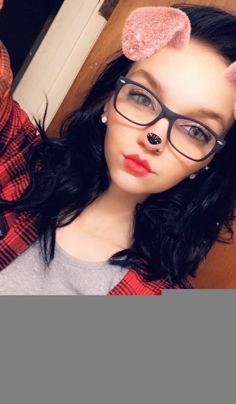 Nahá fotka uniklých OnlyFans od Momma Leo