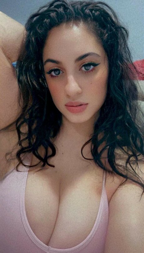 Nahá fotka uniklých OnlyFans od Il0veemomo