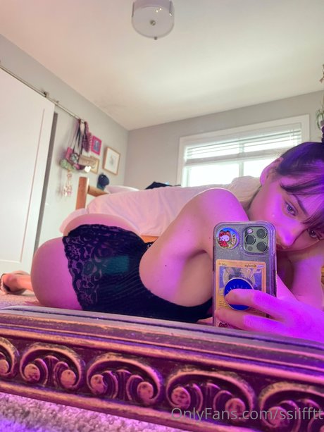 Nahá fotka uniklých OnlyFans od Flaurescent