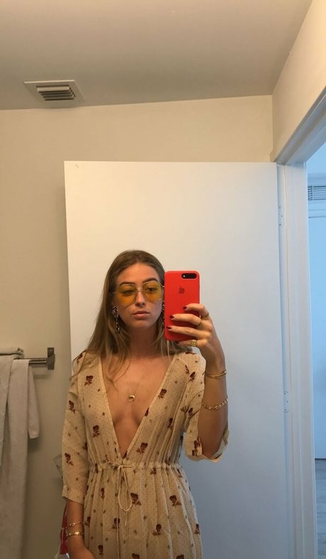 Foto nua vazada do OnlyFans de Emili Sindlev
