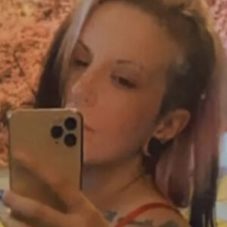 Naken läckt OnlyFans-bild av Mamaherbz