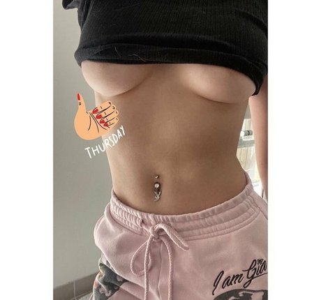 Naken lekkede OnlyFans-bilde av Abbie Davis