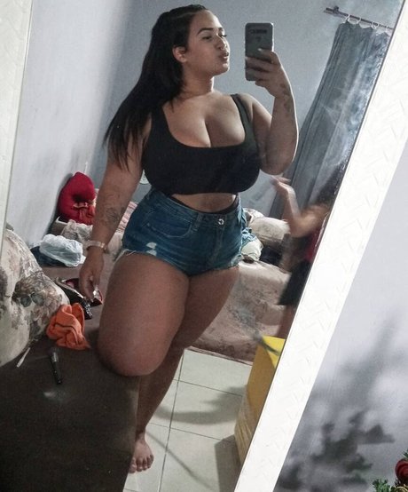 Adriane Esteves