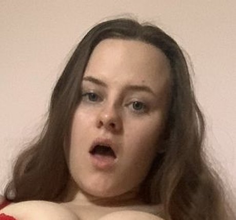 Naken lekkede OnlyFans-bilde av Tigoldbitties1