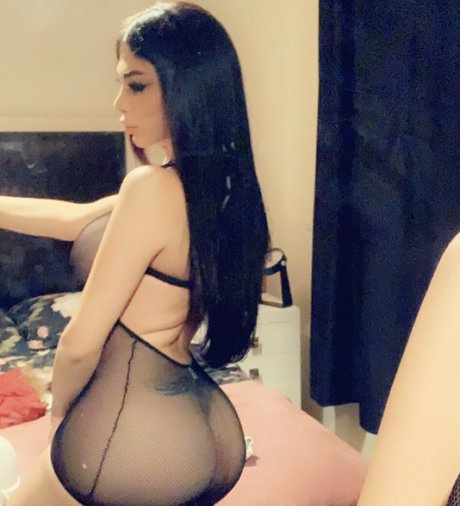 Alasti lekkinud OnlyFans-i pilt Ts Nour
