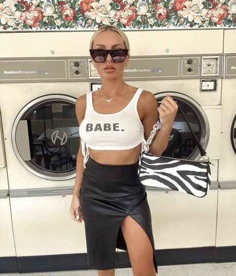 Nahá fotka uniklých OnlyFans od Holly Stocks