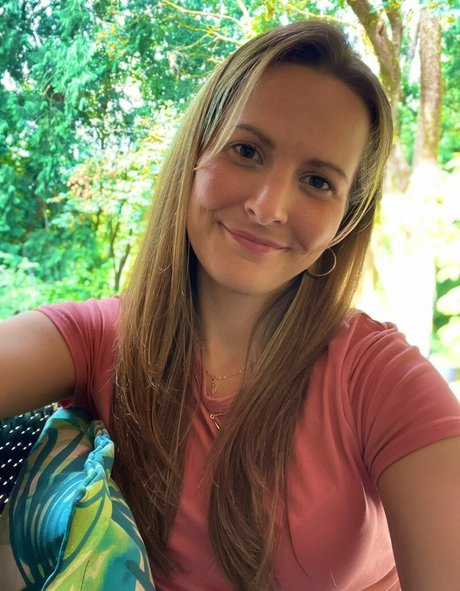 Naken lekkede OnlyFans-bilde av Junescleavage