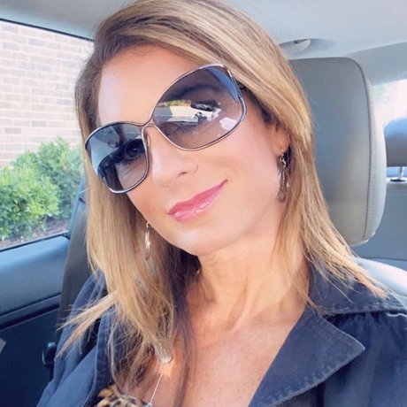 Naken läckt OnlyFans-bild av Hotwife Kim