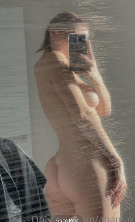 Nahá fotka uniklých OnlyFans od Anamaks