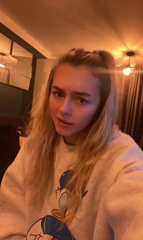 Oliviabennett123 OnlyFans泄露裸照