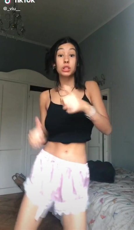 Naken lekkede OnlyFans-bilde av Viu