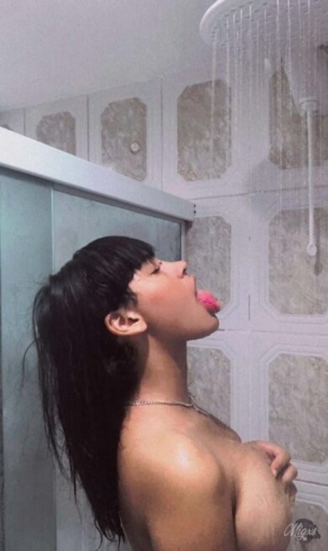 Nahá fotka uniklých OnlyFans od Cocainade5