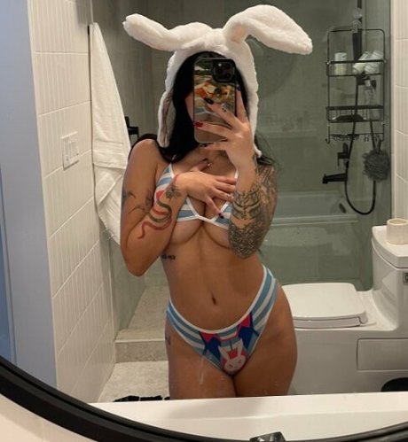 Naken läckt OnlyFans-bild av Lunaellie