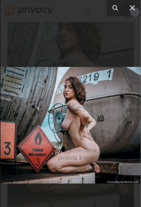 Naken läckt OnlyFans-bild av Giulianne Duarte