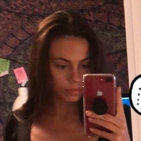 Nøgent lækket OnlyFans-billede af Sarahjolzzz